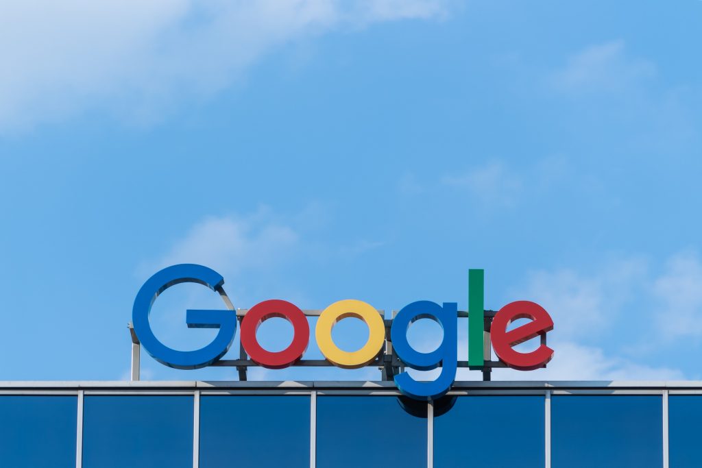 Research af de helt rette søgeord skal aldrig glemmes, hvis du har et brændende ønske om at nå til tops i søgemaskinernes rankings. Nå til tops på Google!